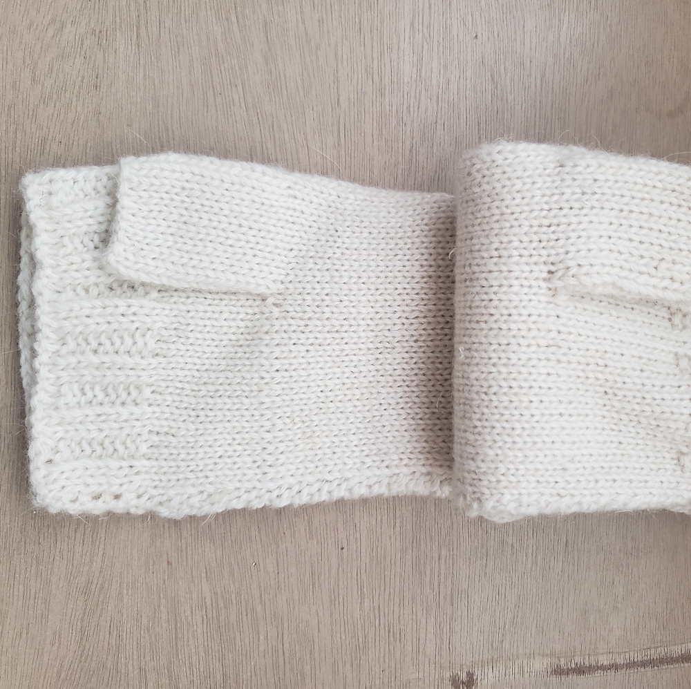 Mittens - Picture 2 of 2
